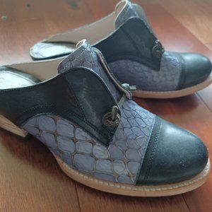 Freebird by Steven Brand New Malena Oxford Mules  Navy Multi Sz 7**Runs Sz 6**